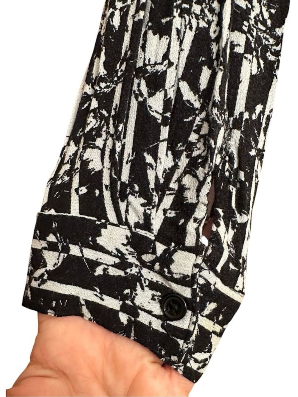 Cupio Draped Overlay Black & White Abstract Patterned 3/4 Sleeve Button Down Top - Picture 5 of 8
